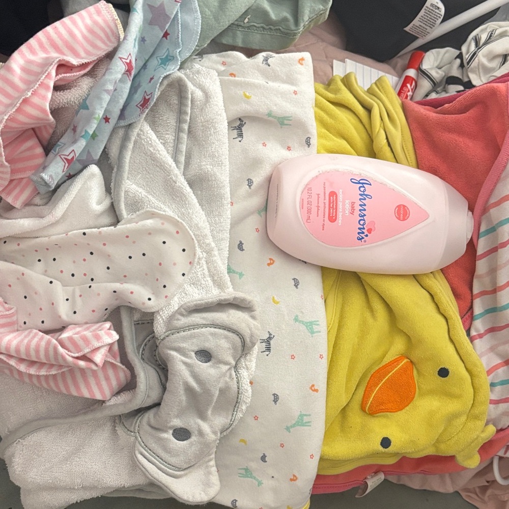 5 hooded towels (actually soft) + 6 wash rags & unopened Johnson’s & Johnson’s